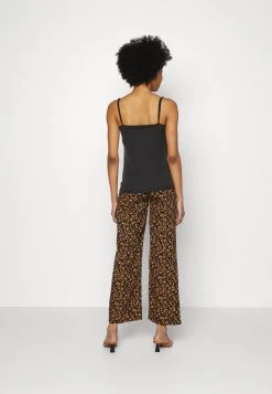 ONLY MATERNITY Donna OLMSMILE PANTS - Pantaloni - Black -Negozio al dettaglio ONLY MATERNITY 0e1b40cf790b42cfa24832f5f7486089