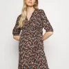 ONLY MATERNITY Donna OLMSIF LIFE WRAP DRESS - Vestito Estivo - Black/autumn Garden Flowers -Negozio al dettaglio ONLY MATERNITY 7504dac4c386414bb0292b4195f25d06