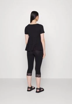 ONLY MATERNITY Donna OLMAYCA PEPLUM - T-shirt Basic - Black -Negozio al dettaglio ONLY MATERNITY 8982e9fe13774358ab101e8d3a2a5d7e