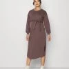 ONLY MATERNITY Donna OLMADELE LIFE LONG BELT DRESS - Vestito Di Maglina - Brown -Negozio al dettaglio ONLY MATERNITY 90645df415854df6aa61043be3bdc7e1