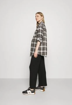 ONLY MATERNITY Donna OLMNELLA WIDE PANT - Pantaloni - Black 13 ONLY MATERNITY Donna OLMNELLA WIDE PANT - Pantaloni - Black -Negozio al dettaglio ONLY MATERNITY 907dff1164684931a201222c0d8d4916