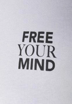 ONLY MATERNITY Donna OLMSIGNA LIFE HOOD BOX - Felpa Con Cappuccio - Cosmic Sky -Negozio al dettaglio ONLY MATERNITY 92976e3b9c914a9ba80f26b3a762696a