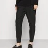 ONLY MATERNITY Donna OLMPOPTRASH CLASSIC PANT - Pantaloni - Black -Negozio al dettaglio ONLY MATERNITY 9b06c96f0ecd411fa7450eec16649cbf