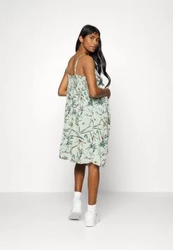 ONLY MATERNITY Donna OLMSUSANNA STRAP SMOCK DRESS - Vestito Estivo - Frosty Green 8 ONLY MATERNITY Donna OLMSUSANNA STRAP SMOCK DRESS - Vestito Estivo - Frosty Green -Negozio al dettaglio ONLY MATERNITY a07bbddbf9274200987ea192fb2821b2