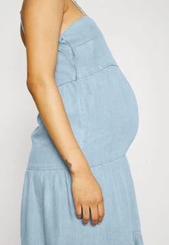 ONLY MATERNITY Donna OLMRAGNA STRAP DRESS - Vestito Di Jeans - Light Blue Denim -Negozio al dettaglio ONLY MATERNITY d3e9102f0f294adca789bc9020e88e26